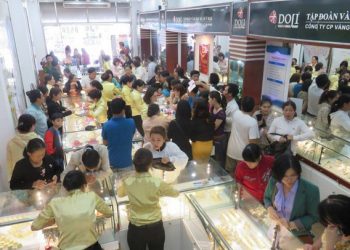 Giá vàng tăng dựng đứng, chính thức vượt mốc 40 triệu đồng/lượng