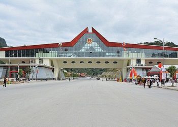 Ô tô Việt gắn biển số điện tử Trung Quốc khi qua cửa khẩu liệu có khả thi?