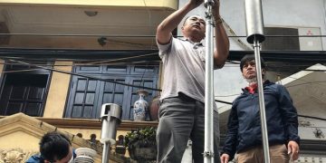 Đo chất lượng không khí xung quanh khu “bão lửa” Rạng Đông