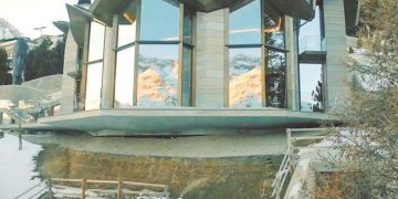 ‘Đột nhập’ biệt thự 7 tầng dát vàng siêu sang dưới lòng đất