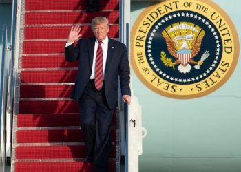 Kinh tế Mỹ vẫn tăng trưởng vững chắc nhưng những ưu tiên hàng đầu của ông Trump lại đang trì trệ