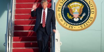 Kinh tế Mỹ vẫn tăng trưởng vững chắc nhưng những ưu tiên hàng đầu của ông Trump lại đang trì trệ