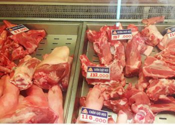 Cần Thơ: Giá thịt heo đắt đỏ, dân kêu than chuyển sang ăn cá, ăn tép