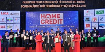 HOME CREDIT ĐƯỢC VINH DANH TRONG TOP 10 SẢN PHẨM CHẤT LƯỢNG CAO 2019