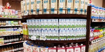 Sữa tươi organic Vinamilk vào siêu thị Singapore, mở cơ hội xuất khẩu sữa tươi ra nhiều nước trên thế giới