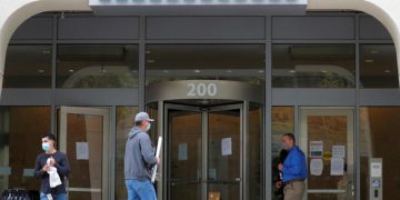 Reuters: tin tặc Trung Quốc tấn công hãng dược Mỹ bào chế văcxin ngừa COVID-19