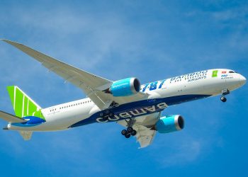 RÒ RỈ HÌNH ẢNH MÁY BAY PHẢN LỰC THẾ HỆ MỚI EMBRAER E195 ĐƯỢC CHO LÀ SẮP BAY CÔN ĐẢO