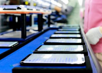 Việt Nam xuất siêu kỉ lục 13,5 tỉ USD trong 8 tháng đầu năm