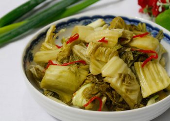 Nên hay không nên ăn dưa muối xổi?