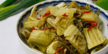 Nên hay không nên ăn dưa muối xổi?