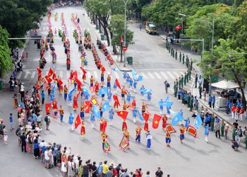 Phát triển du lịch thành ngành kinh tế mũi nhọn: Đồng bộ nhiều giải pháp