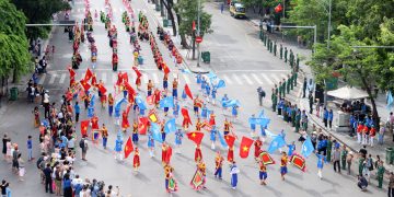 Phát triển du lịch thành ngành kinh tế mũi nhọn: Đồng bộ nhiều giải pháp