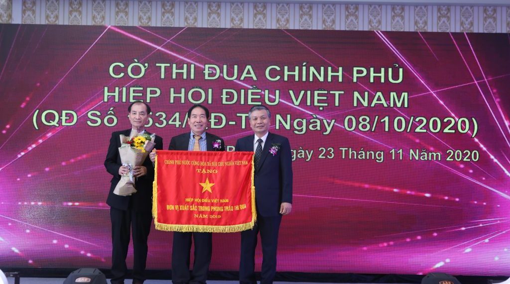 VINACAS KỶ NIỆM 30 NĂM VÀ NHẬN CỜ THI ĐUA CỦA CHÍNH PHỦ