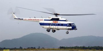 Trực thăng Mi17 thả lương thực cứu hàng ngàn người dân Phước Sơn đang bị cô lập