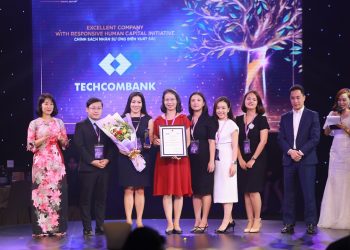 TECHCOMBANK -NGÂN HÀNG DUY NHẤT ĐƯỢC VINH DANH HẠNG MỤC “ỨNG BIẾN XUẤT SẮC”