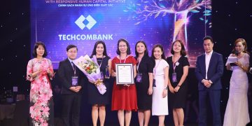 TECHCOMBANK -NGÂN HÀNG DUY NHẤT ĐƯỢC VINH DANH HẠNG MỤC “ỨNG BIẾN XUẤT SẮC”