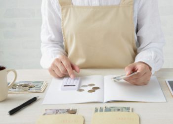 Tiết kiệm bộn tiền nhờ học cách tiêu dùng thông thái của bà nội trợ Nhật