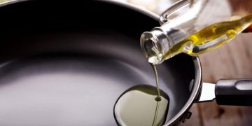 Sử dụng chảo chống dính đúng cách