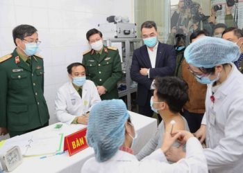 Sáng nay, Việt Nam chính thức tiêm thử nghiệm vaccine Nano Covax: “Bắt đầu trận đánh lớn”