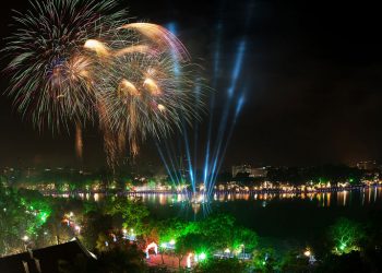 Hà Nội bắn pháo hoa tầm cao dịp Tết Dương lịch 2021 tại 3 địa điểm