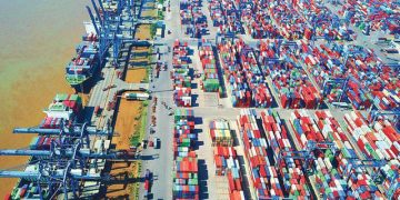 Kinh tế Việt Nam 2020: Vững vàng trước “sóng” lớn