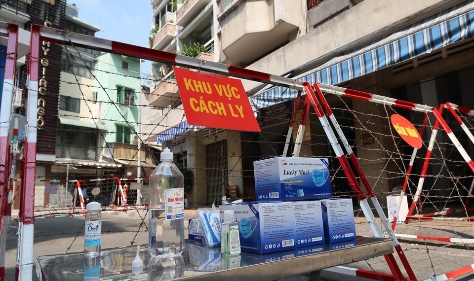 Đã tìm thấy người đi cùng bệnh nhân Covid-19 thứ 1440 ở quận 9, phong tỏa một nhà xưởng