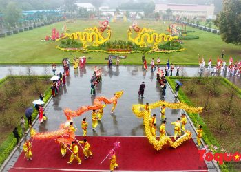 Xây dựng và phát triển văn hóa, con người Việt Nam đáp ứng yêu cầu phát triển đất nước