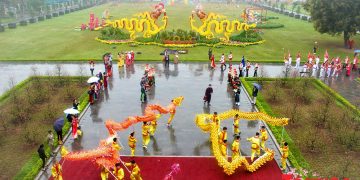 Xây dựng và phát triển văn hóa, con người Việt Nam đáp ứng yêu cầu phát triển đất nước