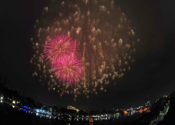 Hà Nội chào năm mới 2021 trong giá rét