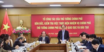 Bộ GD-ĐT cần quan tâm đến sách giáo khoa