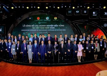 Công ty Giấy Lee & Man được vinh danh Top 100 Doanh nghiệp bền vững tại Việt Nam trong 3 năm liên tiếp