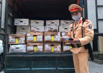 Bắt giữ hơn 1 tấn thịt bò nhập khẩu hết hạn trên đường đi tiêu thụ