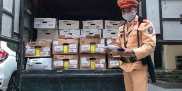 Bắt giữ hơn 1 tấn thịt bò nhập khẩu hết hạn trên đường đi tiêu thụ