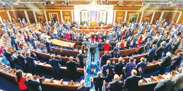 Chính trường Mỹ dậy sóng