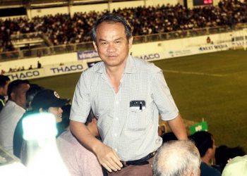 Thương trường tươi sáng, bầu Đức về đúng nghĩa với tình yêu bóng đá