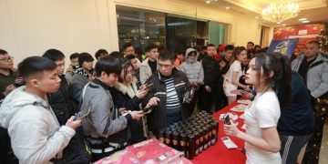 Liverpool vs MU: CĐV MU Nam- Bắc không ngủ cổ vũ Quỷ đỏ