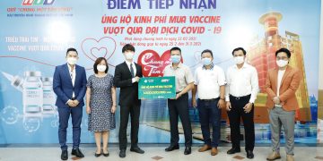 TẬP ĐOÀN VẠN PHÚC TRAO 1 TỶ ĐỒNG QUỸ CHUNG MỘT TẤM LÒNG ĐÀI TRUYỀN HÌNH TP.HCM (HTV)