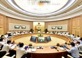 Thủ tướng ký ban hành Nghị quyết về mua vaccine COVID-19