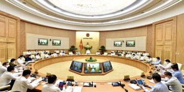 Thủ tướng ký ban hành Nghị quyết về mua vaccine COVID-19