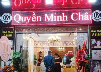 Hơn 30 người đến từ nhiều tỉnh thành tụ tập khai trương thẩm mỹ viện