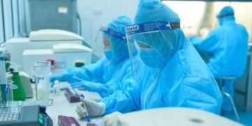 Phát hiện 3 ca COVID-19 chưa rõ nguồn lây; Nghệ An thông báo khẩn