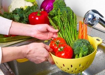 HƯỚNG DẪN CÁCH RỬA RAU CỦ QUẢ AN TOÀN TRƯỚC KHI DÙNG