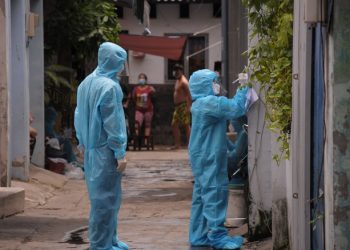 Quận 8 phong tỏa nơi ở của 2 ca mắc Covid-19