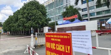 Ghi nhận thêm 5 ca COVID-19 tại 1 khu trọ; TPHCM phong tỏa 243 địa điểm để chống dịch