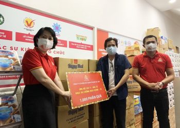 Công Ty VISSAN Ủng Hộ 2.600 Phần Quà Cho Đội Ngũ Y Bác Sĩ, Nhân Viên Y Tế Và Người Dân Gặp Khó Khăn