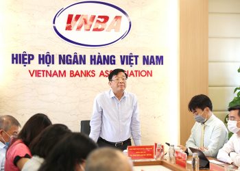 Các ngân hàng giảm lãi suất để hỗ trợ DN vượt đại dịch