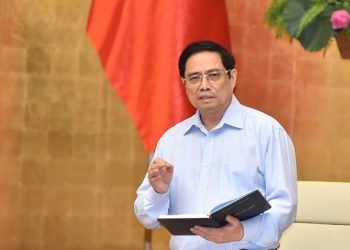 Thủ tướng: ‘Thực hiện nghiêm Chỉ thị 16 và có thể ở mức cao hơn’