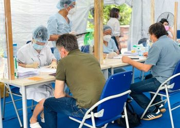 Bệnh viện FV bắt đầu chiến dịch tiêm vắc-xin ngừa Covid-19 cho gần 5.000 công dân Pháp và thân nhân tại miền Nam Việt Nam