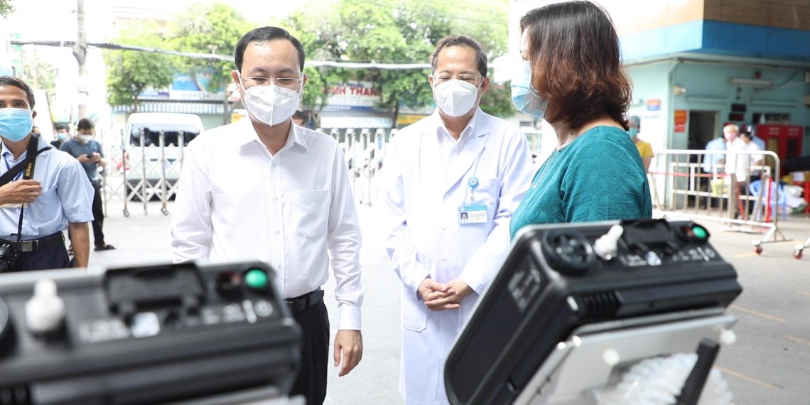 VAN PHUC GROUP TẶNG 26 MÁY THỞ CHO CÁC BỆNH VIỆN TẠI TP. THỦ ĐỨC