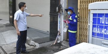 Nhiều người dân TP.HCM bất ngờ khi Phó thủ tướng đến hỏi chuyện